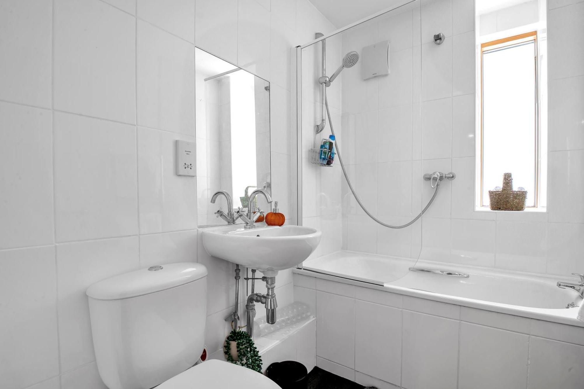 Luxury Waterfront Property With Free Parking Coventry Dış mekan fotoğraf