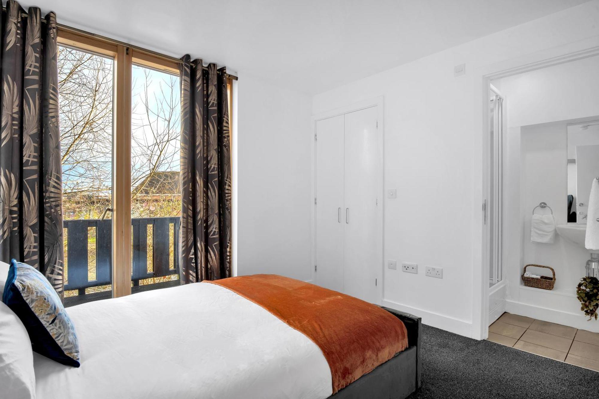 Luxury Waterfront Property With Free Parking Coventry Dış mekan fotoğraf